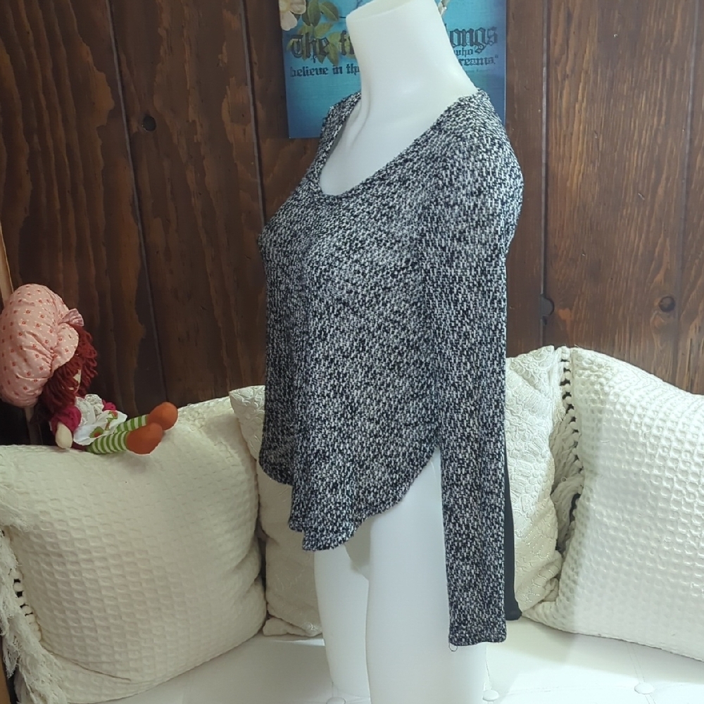 Size S Lush Black and White Long Sleeve Knit Top - Picture 7 of 15